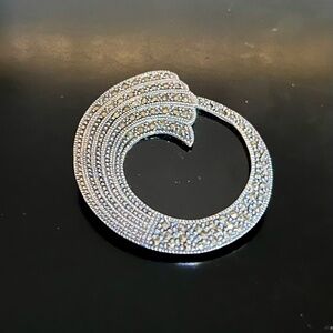 Vintage Art Deco Style 925 Sterling Silver Marcasite & Onyx Brooch Pin